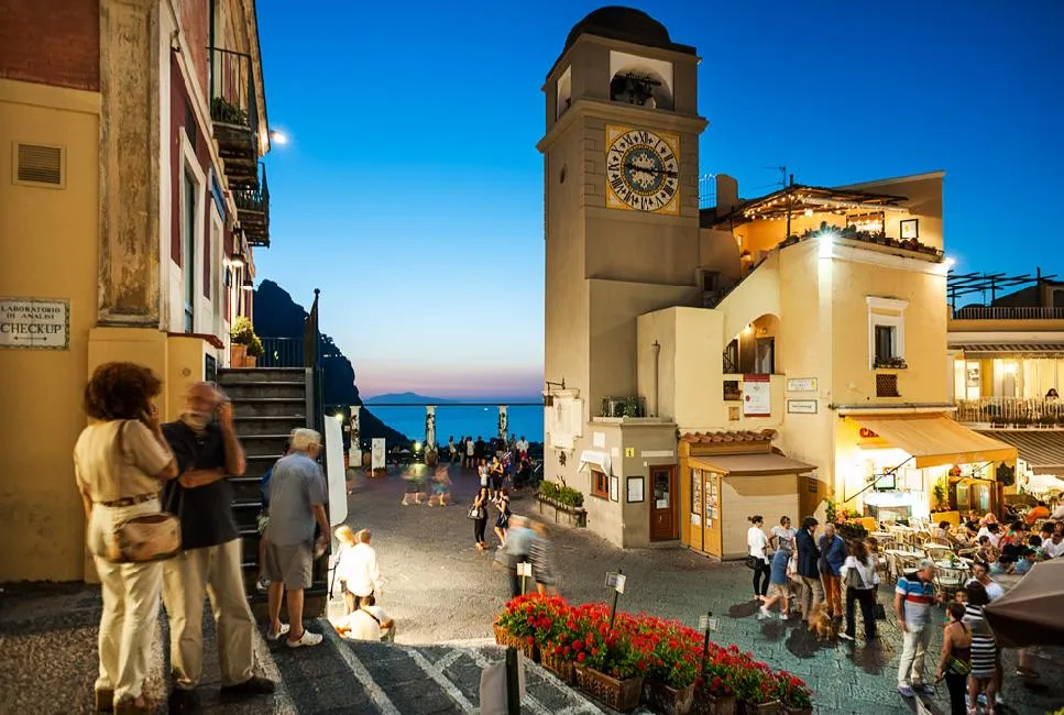 Discover Naples between Art, Food and Tradition