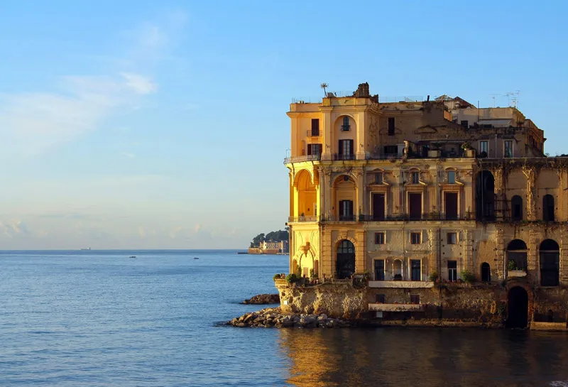 Discover Naples between Art, Food and Tradition
