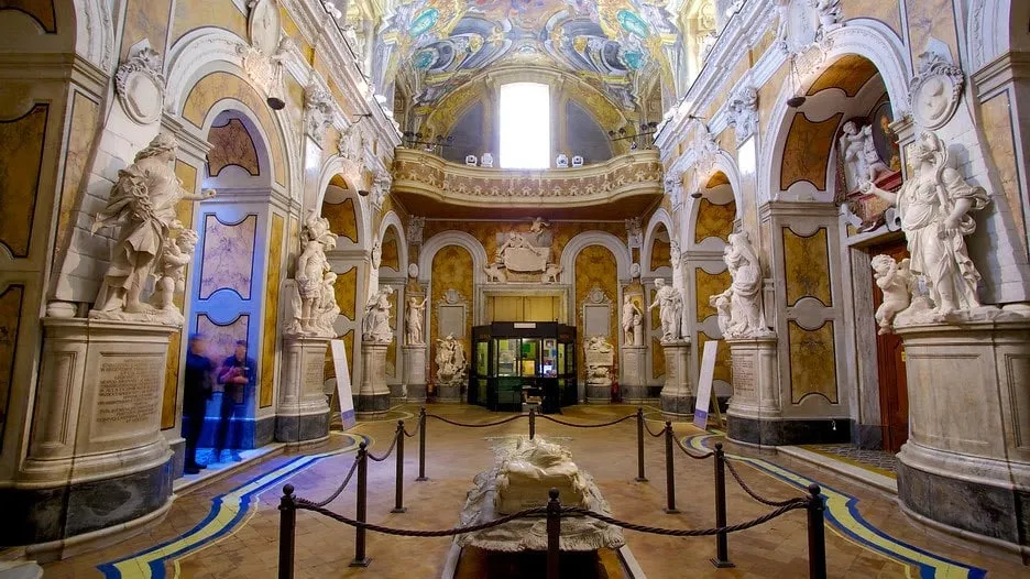 Discover Naples between Art, Food and Tradition