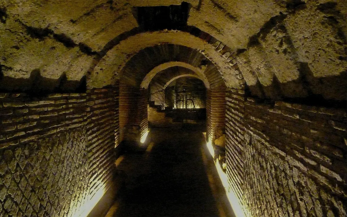 Discover Naples between Art, Food and Tradition