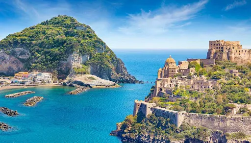 Discover Naples between Art, Food and Tradition
