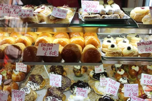 Discover Naples between Art, Food and Tradition